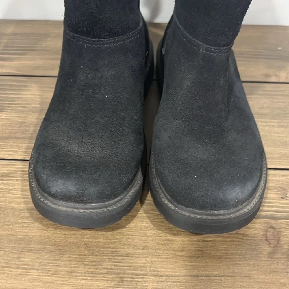 Ugg black girls Tilee boot with silver bows size 3